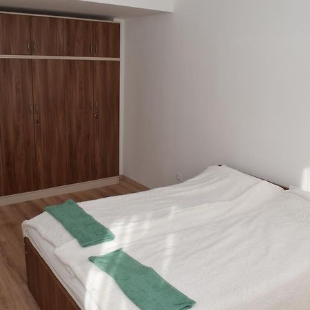 Marothi Kollegium Hostel Дебрецен Екстериор снимка