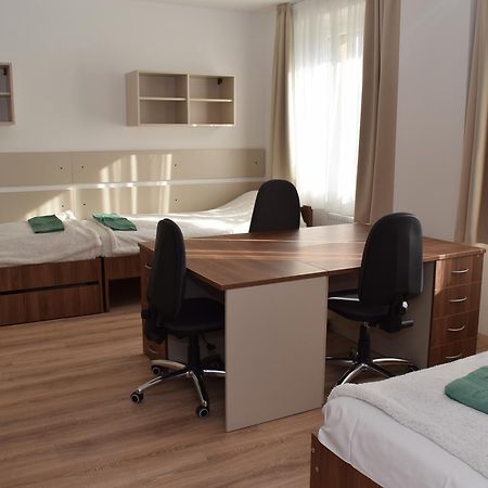 Marothi Kollegium Hostel Дебрецен Екстериор снимка