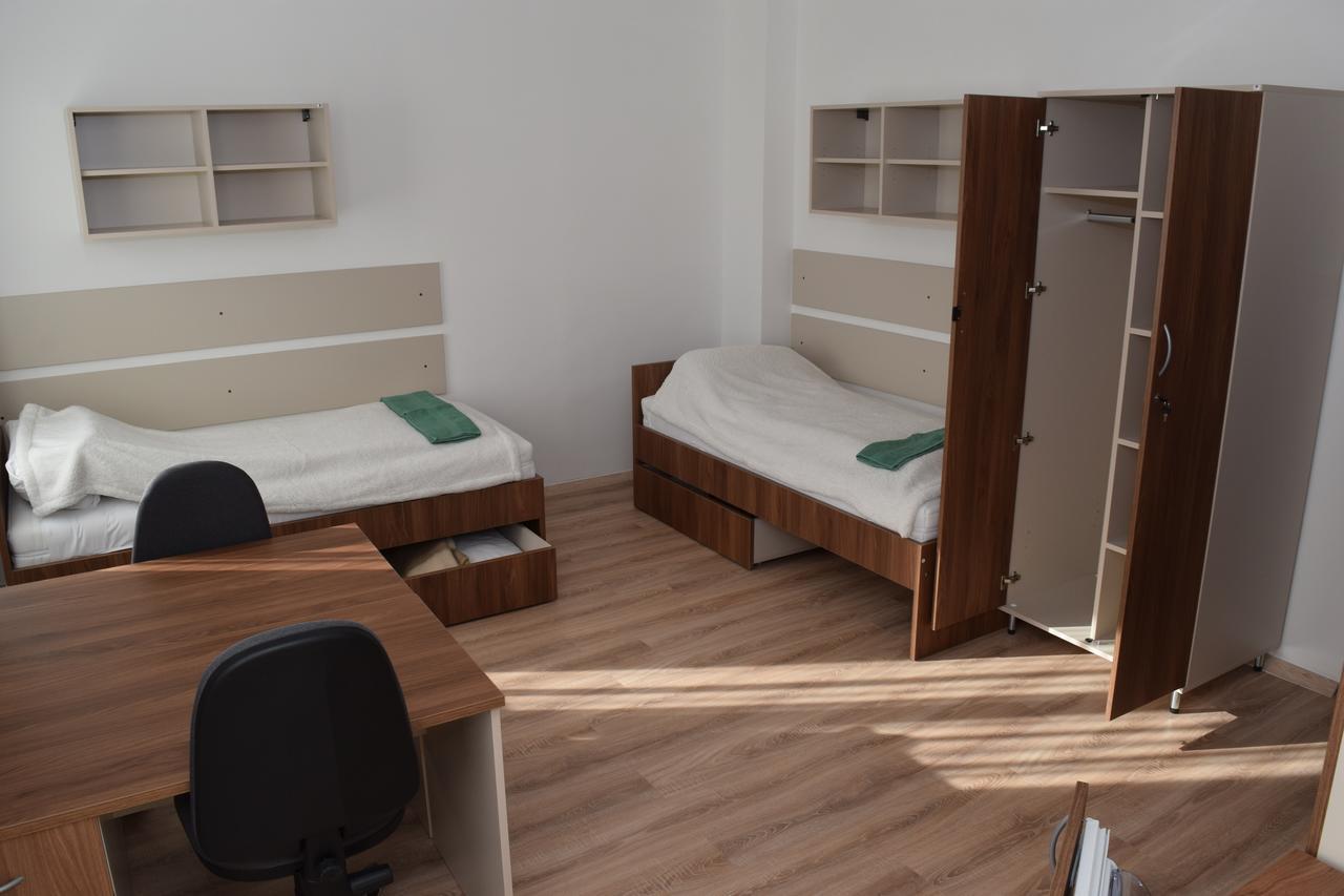 Marothi Kollegium Hostel Дебрецен Екстериор снимка