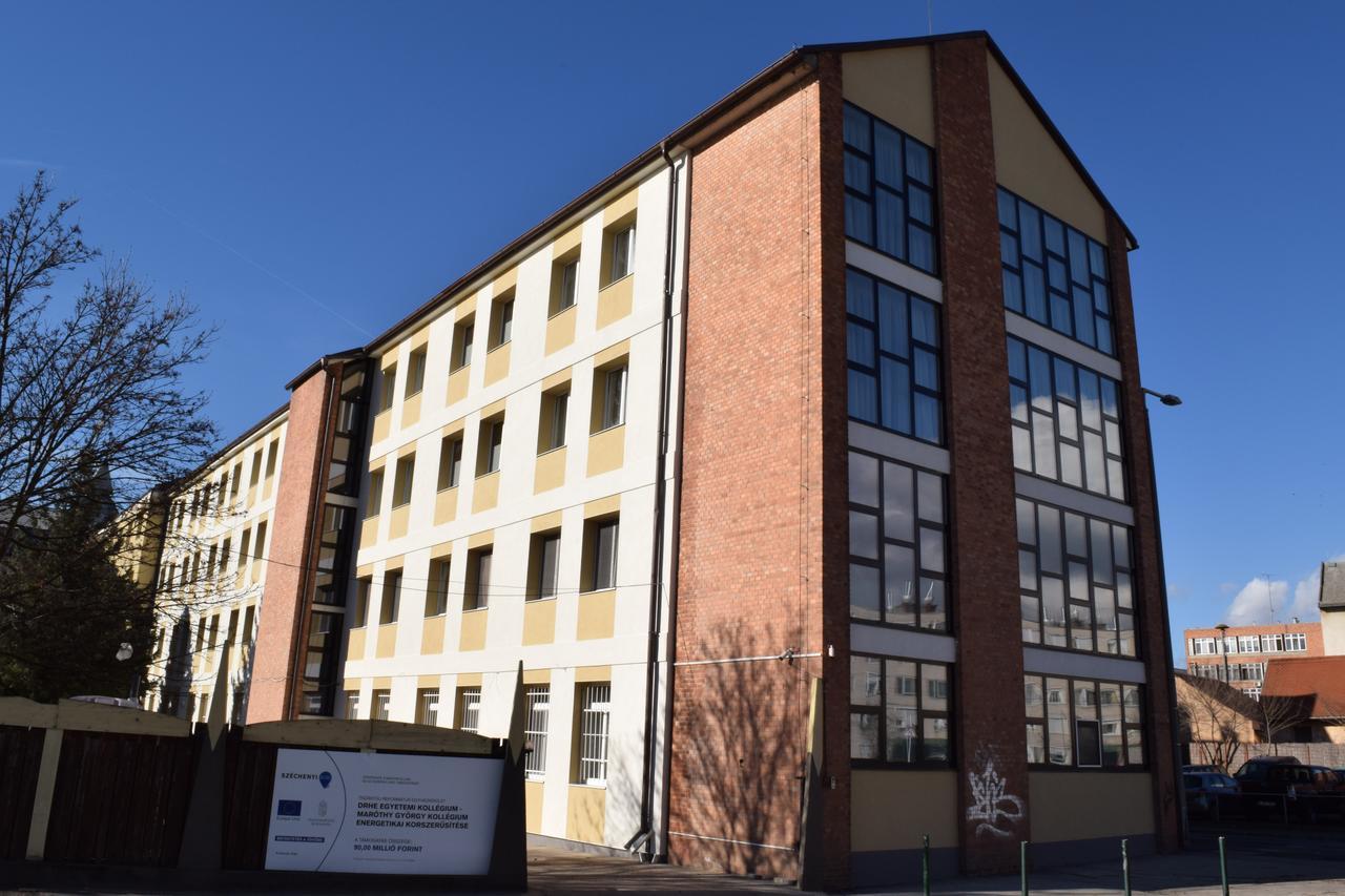 Marothi Kollegium Hostel Дебрецен Екстериор снимка